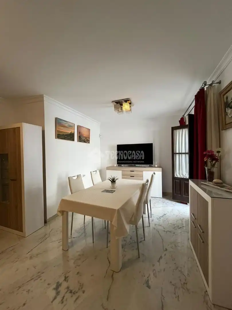 Comedor de Piso en venta en Carmona, Sevilla