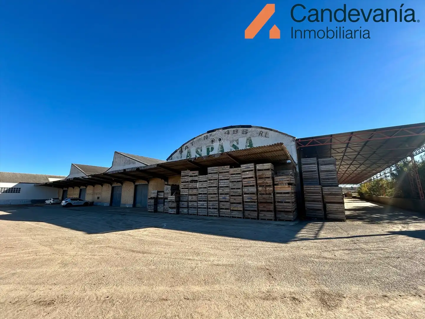 Vista exterior de Nave industrial en venta en Zuera