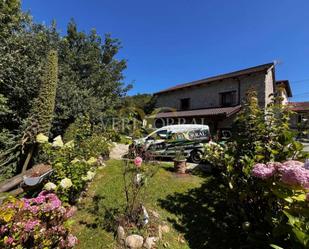 Jardí de Casa o xalet en venda en Cangas de Onís amb Terrassa i Balcó