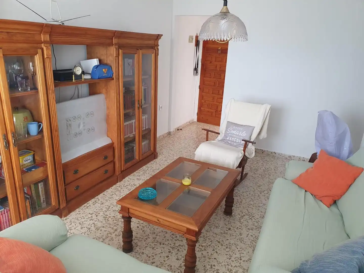 Wohnzimmer von Wohnung zur Miete in Sotogrande mit Möbliert und Gemeinschaftspool