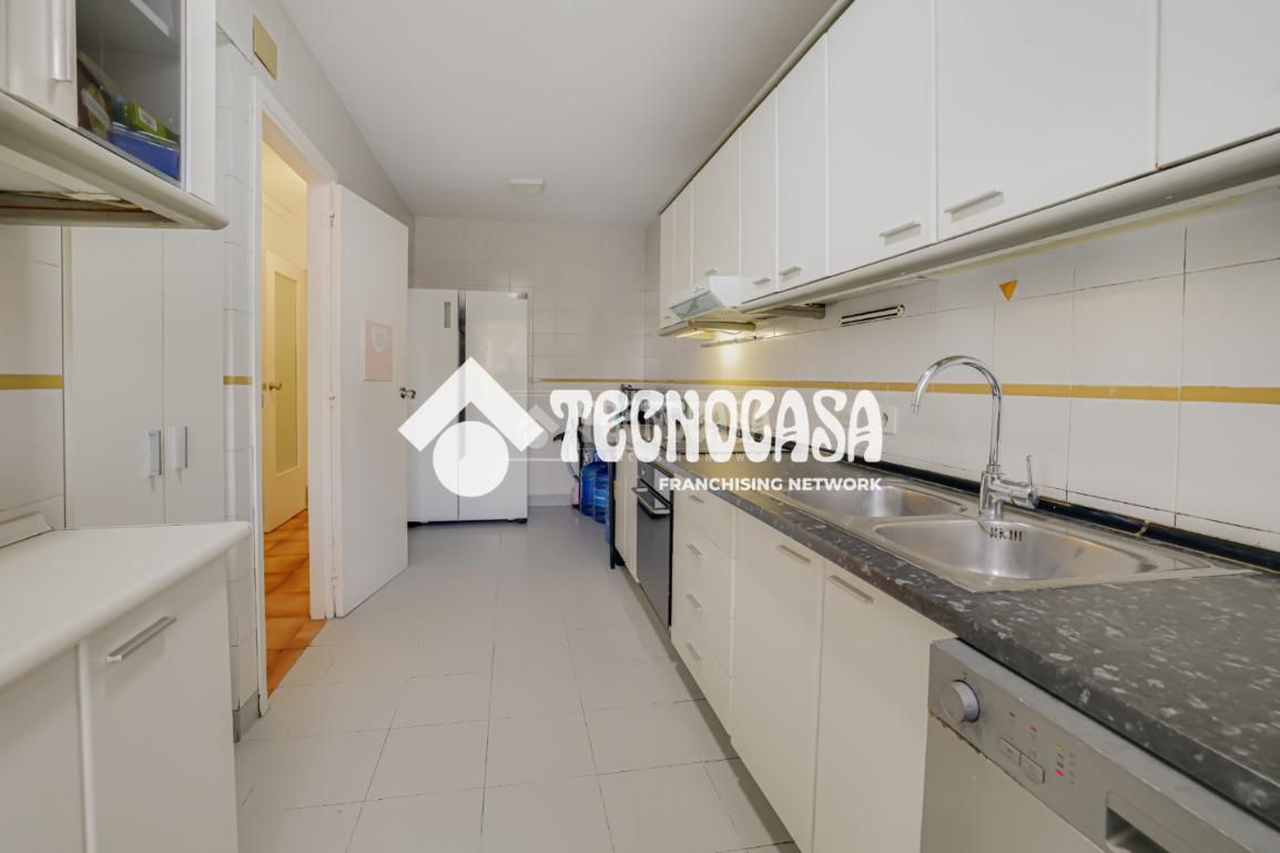 Cuina de Pis en venda en Sant Adrià de Besòs amb Aire condicionat, Calefacció i Parquet