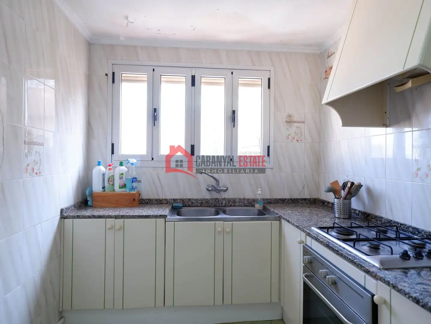 Cocina de Apartamento en venta en Valencia con Aire acondicionado, Jardín privado y Trastero