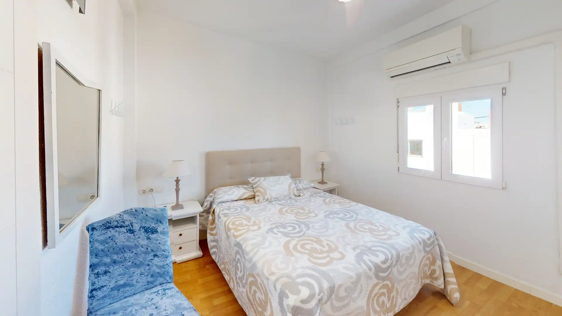 Habitación de Piso en venta en Almería con Aire acondicionado, Amueblado y Horno