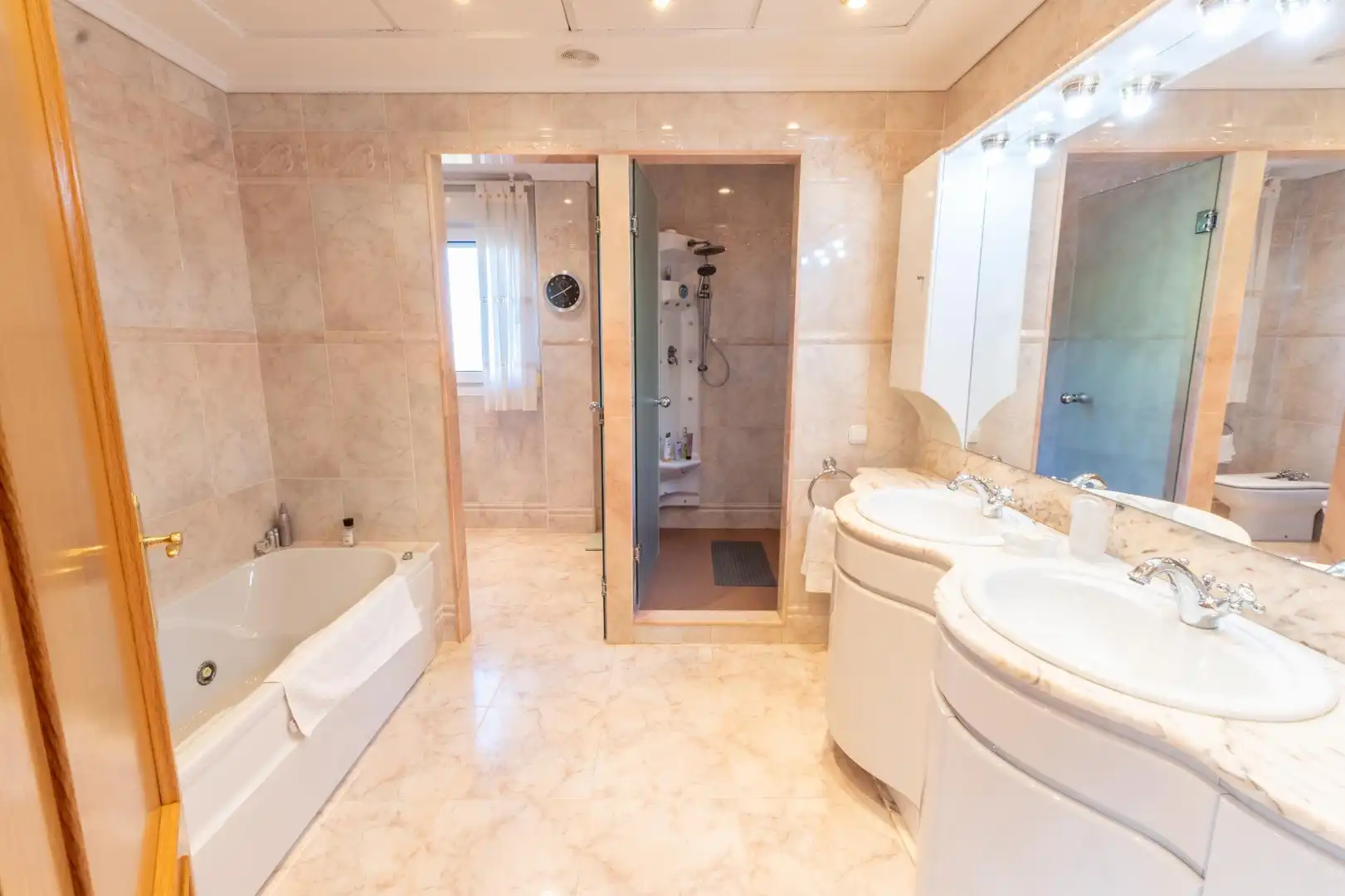 Baño de Casa o chalet en venta en Alginet con Aire acondicionado, Calefacción y Jardín privado