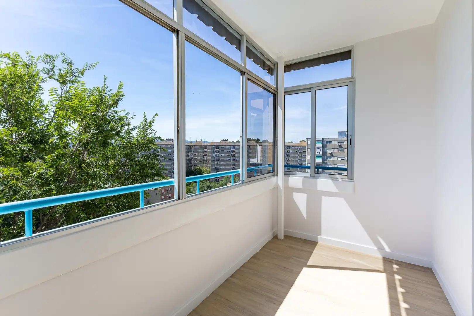 Habitación de Piso en venta en Badia del Vallès con Horno, Balcón y Alarma