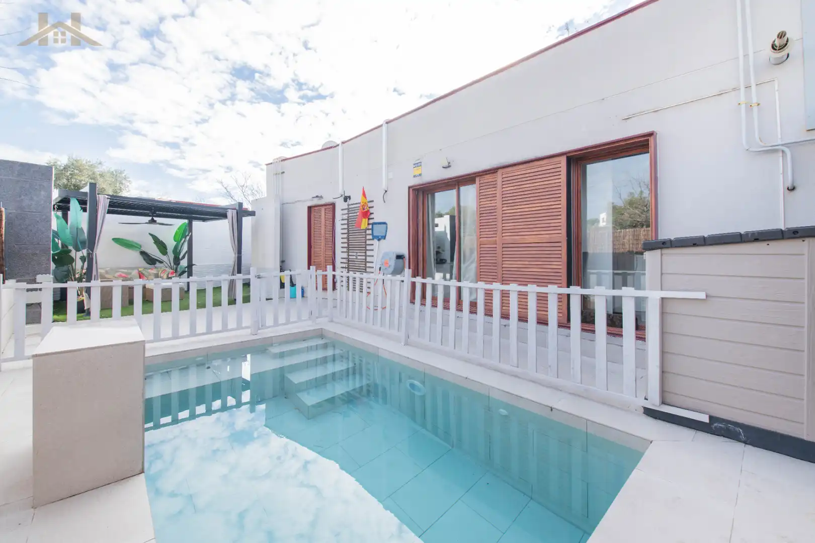 Piscina de Planta baixa en venda en Villaviciosa de Odón amb Aire condicionat, Jardí privat i Terrassa