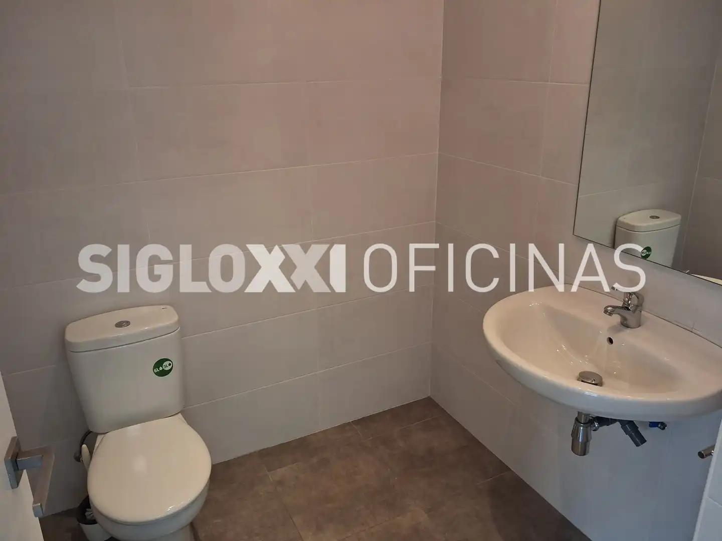 Bathroom of Office for rent in Esplugues de Llobregat  with Air Conditioner and Heating