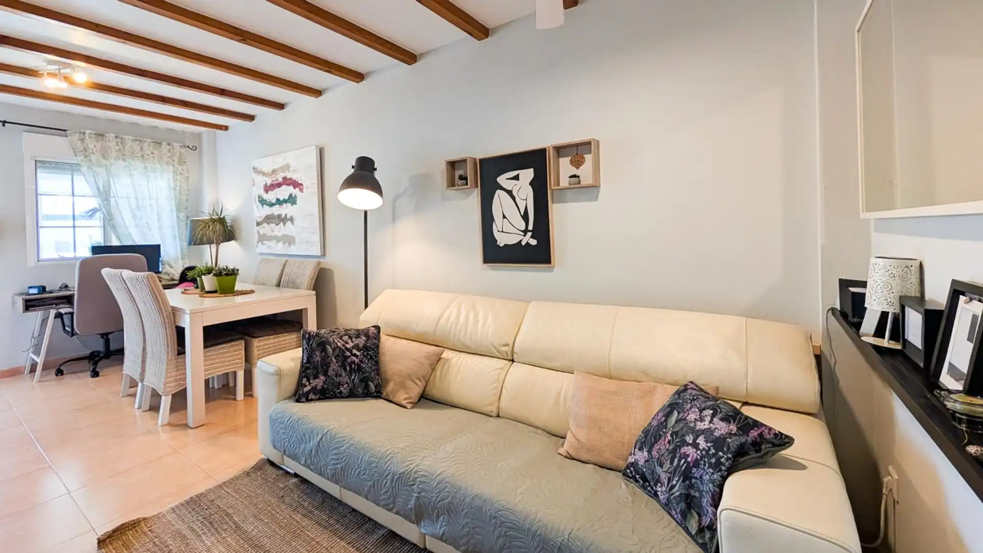 Sala d'estar de Casa adosada en venda en Santa Pola amb Aire condicionat, Jardí privat i Terrassa