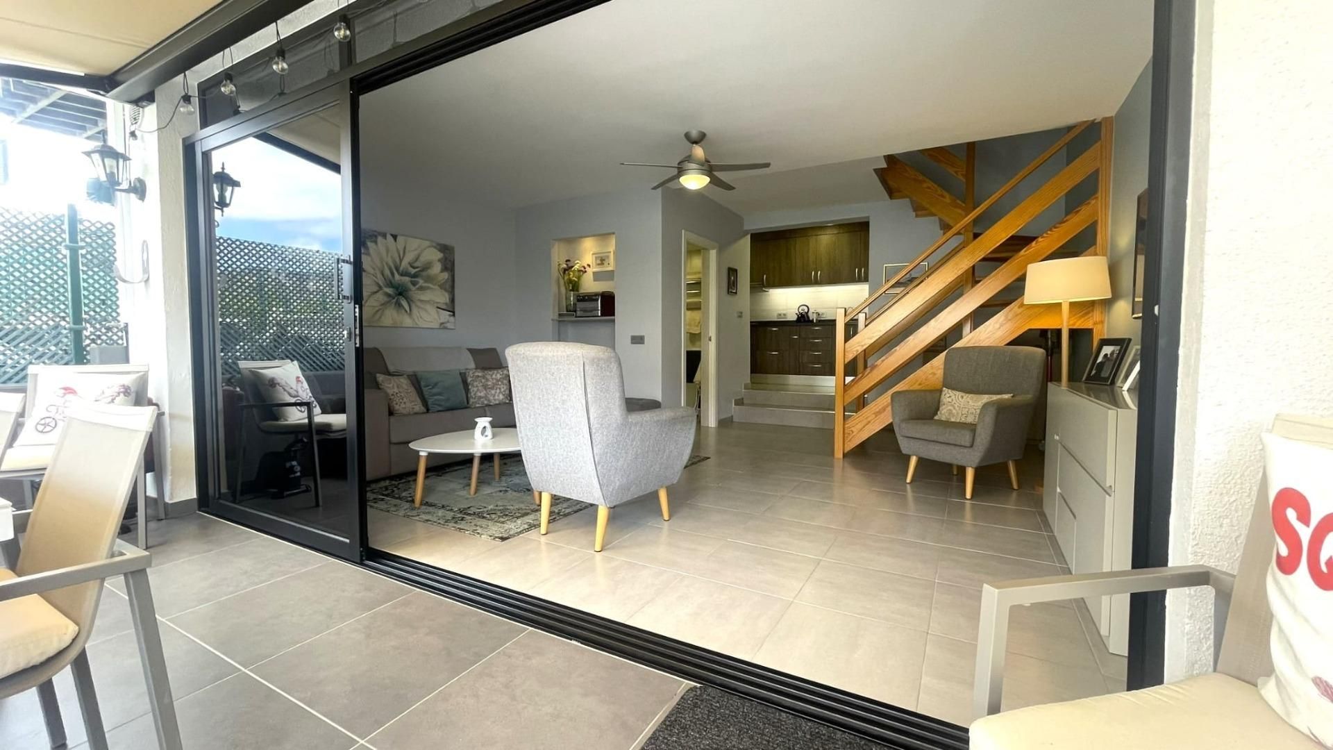 Sala d'estar de Dúplex en venda en Mogán amb Jardí privat i Terrassa