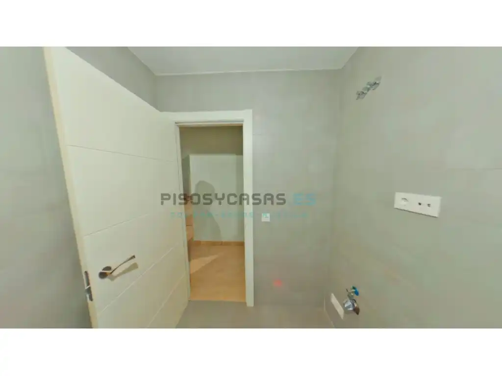 Bany de Casa o xalet en venda en La Muela amb Jardí privat i Terrassa