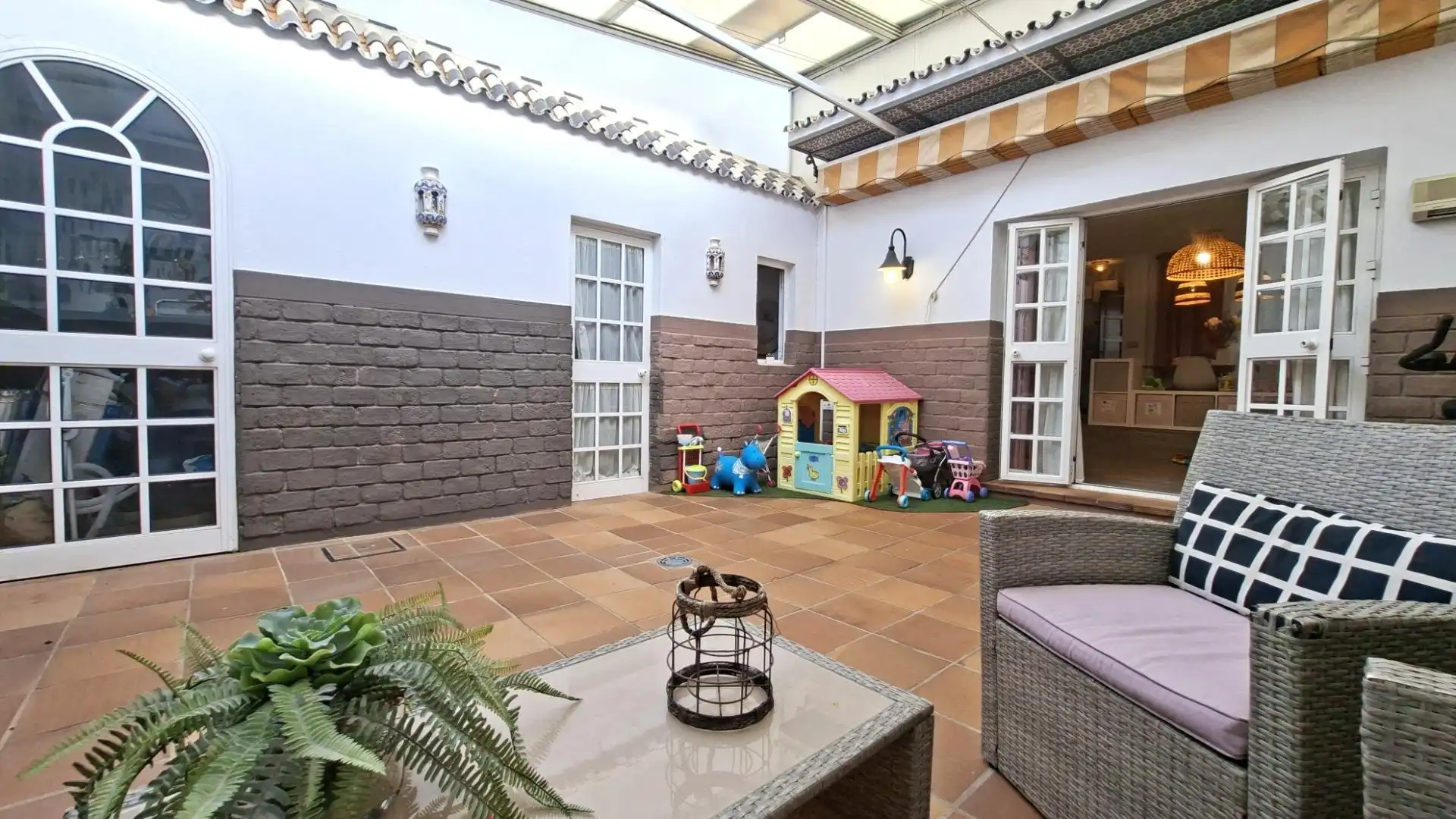 Terraced house with terrace for sale in Avenida ANTONIO MAIRENA, imagen 2