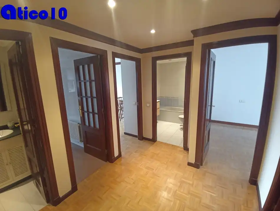 Flat for sale in Calle Doctor Antonio Bascarán Asúnsolo, Cerdeño - El Palais - Mercadín