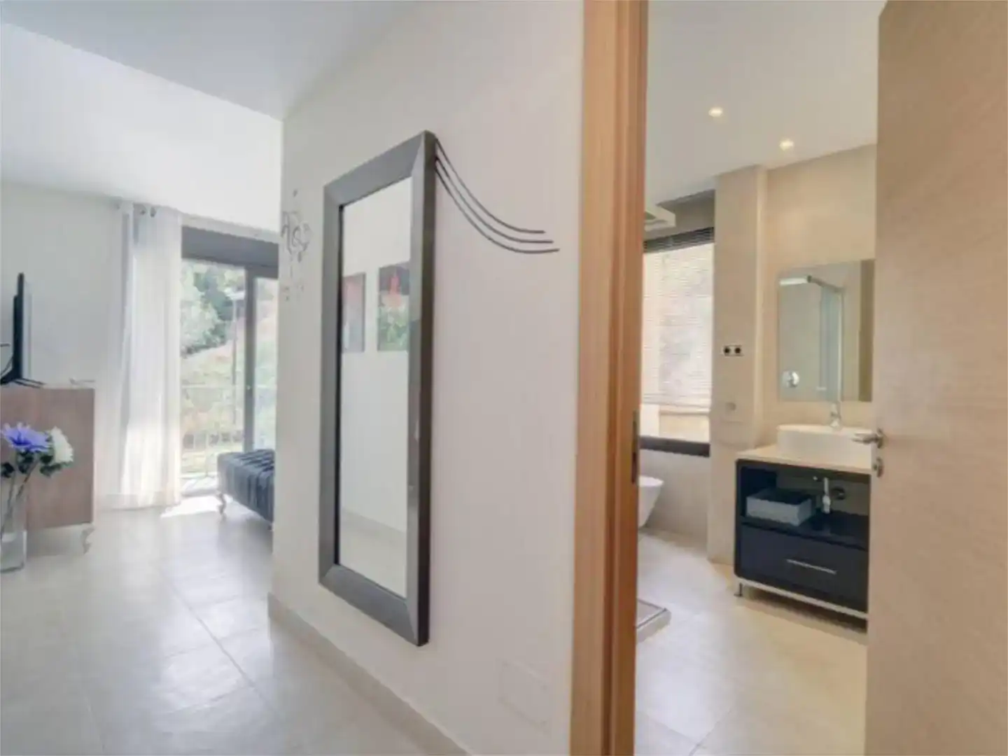 Badezimmer von Wohnung zur Miete in Marbella mit Klimaanlage, Schwimmbad und Balkon