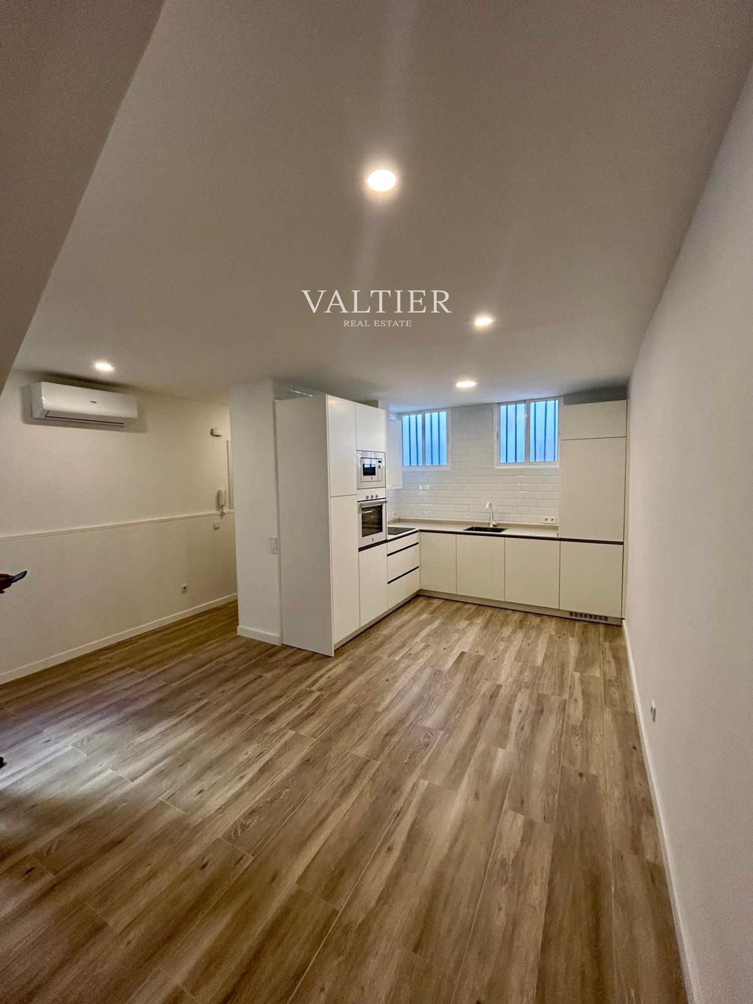 Dúplex de alquiler en DE HERNANI, Cuatro Caminos - Azca