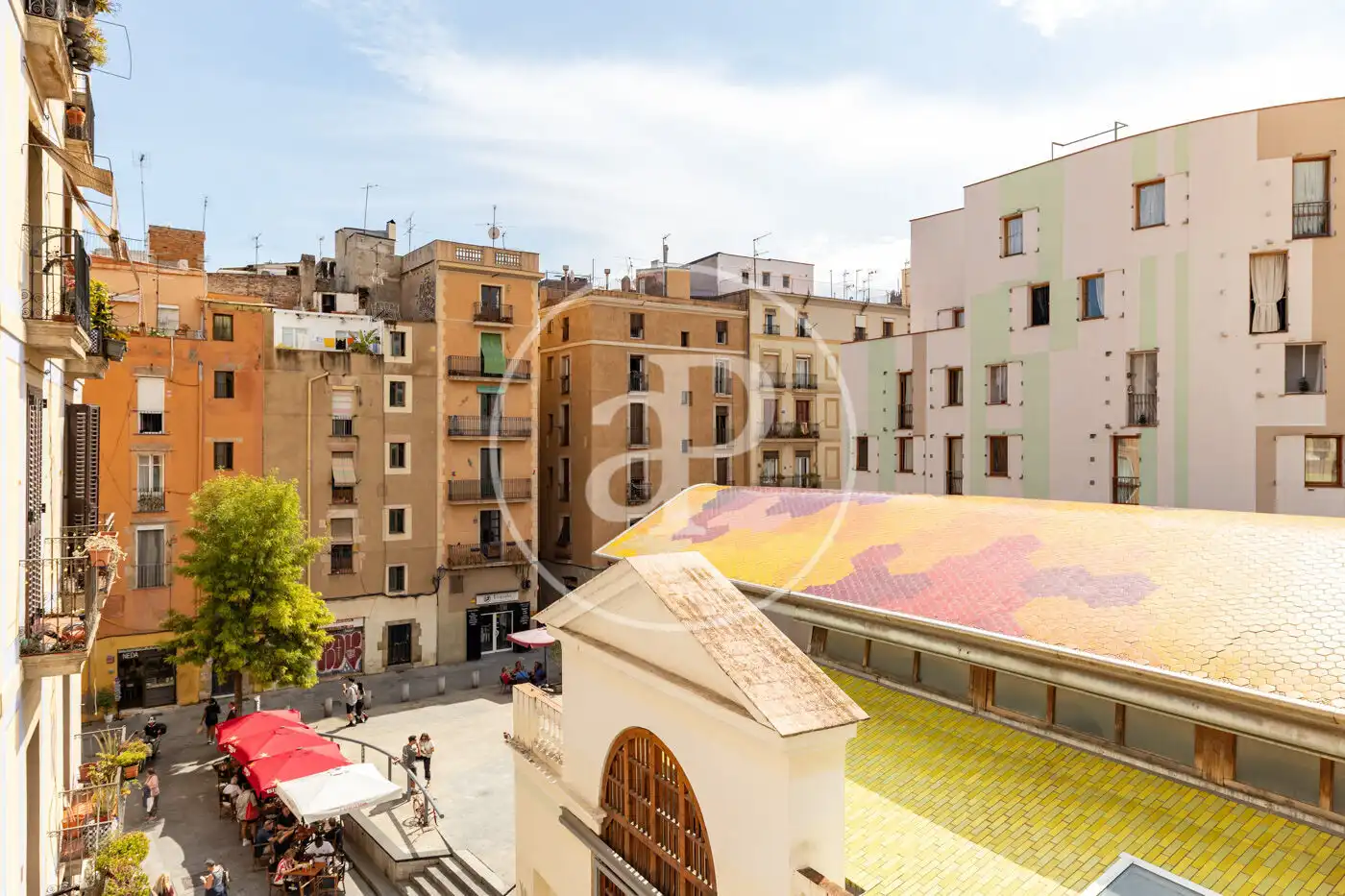 Vista exterior de Piso en venta en Barcelona con Calefacción y Balcón