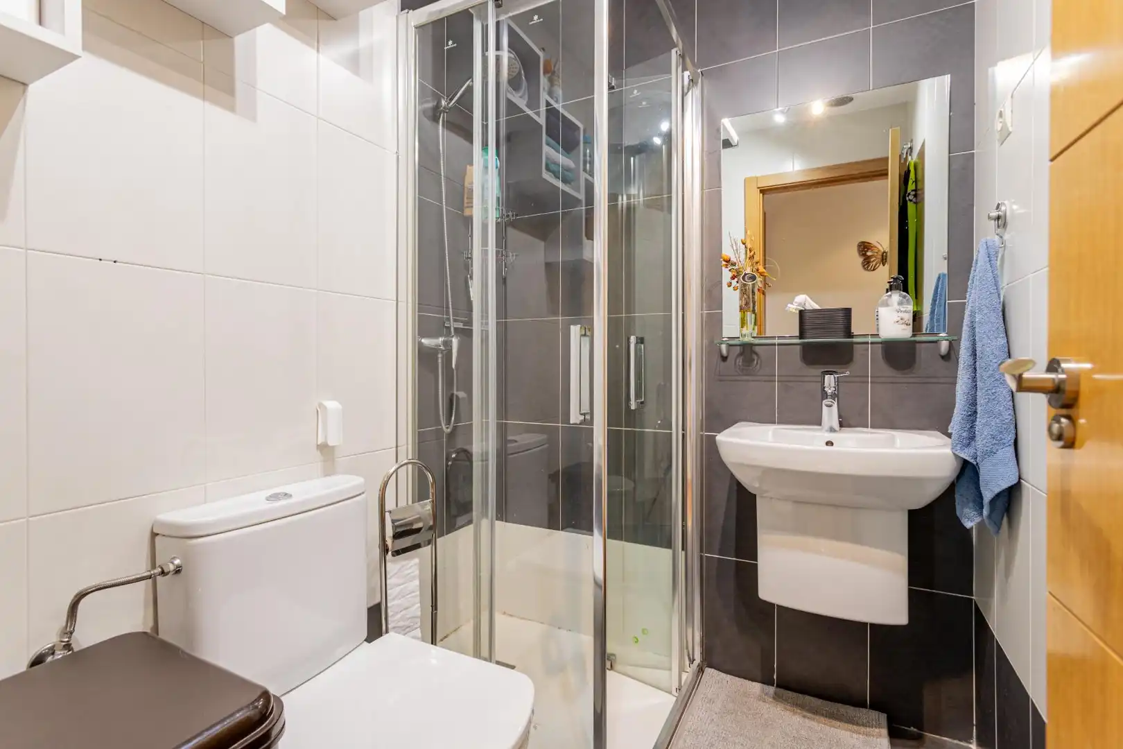 Baño de Piso en venta en Madrid con Aire acondicionado, Calefacción y Jardín privado