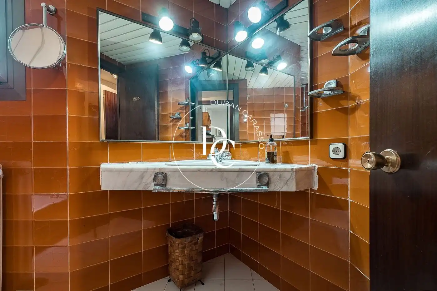 Baño de Piso en venta en Barcelona con Calefacción y Balcón