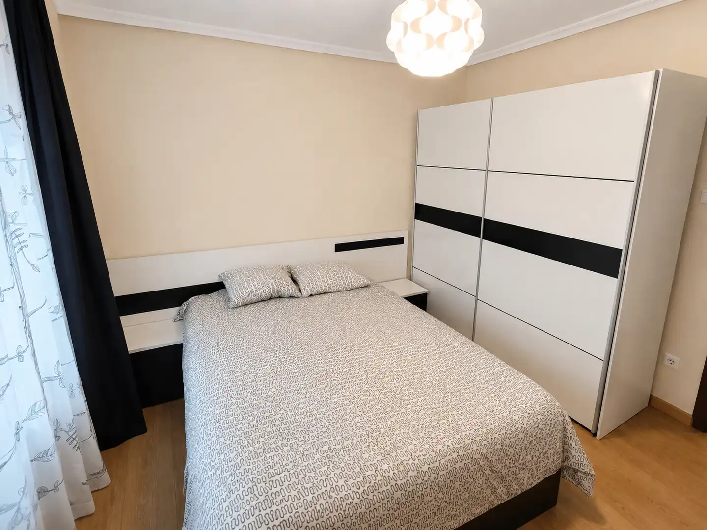 Bedroom of Flat for rent in Torrelavega   with Heating, Furnished and Oven