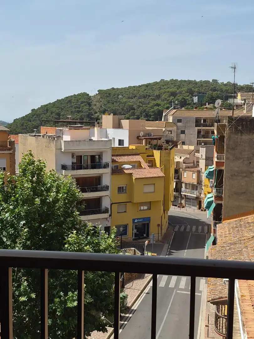 Vista exterior de Piso en venta en Serra con Balcón