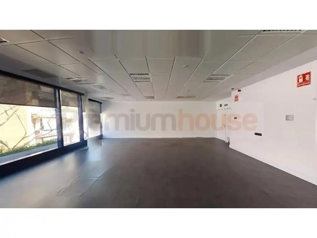 Office space for sale in Avenida Vents
