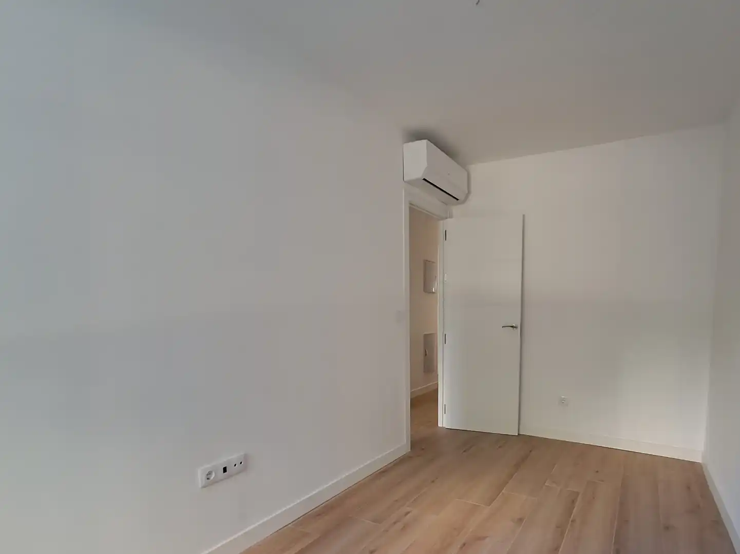 Habitación de Piso en venta en Sevilla con Aire acondicionado, Calefacción y Horno