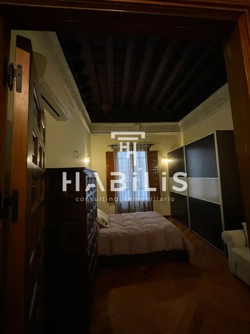 Bedroom of Flat for rent in Toledo  with Air Conditioner, Heating and Furnished