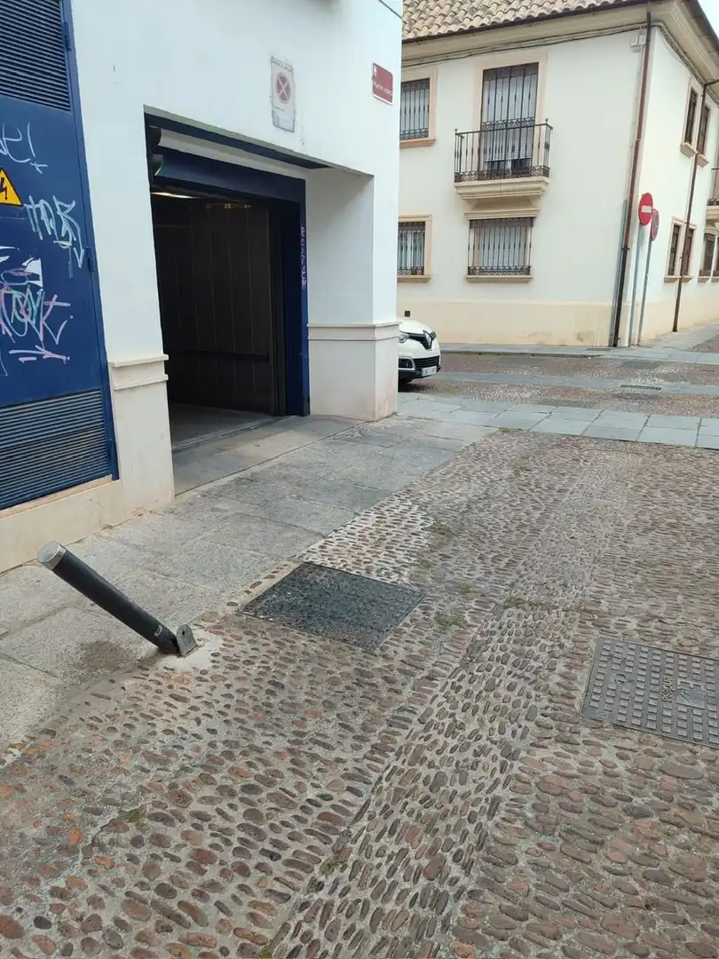 Aparcament de Pis de lloguer en Córdoba amb Aire condicionat i Balcó