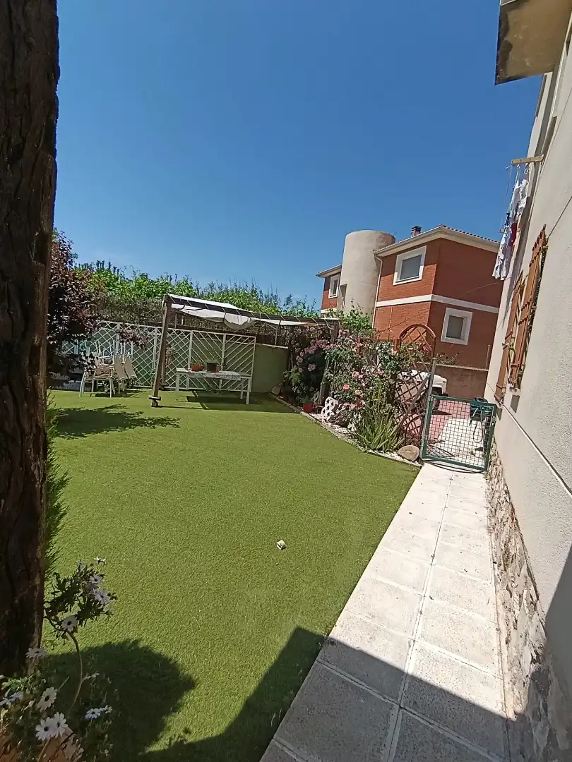 Jardí de Casa o xalet en venda en Albalate de Zorita amb Aire condicionat, Calefacció i Jardí privat