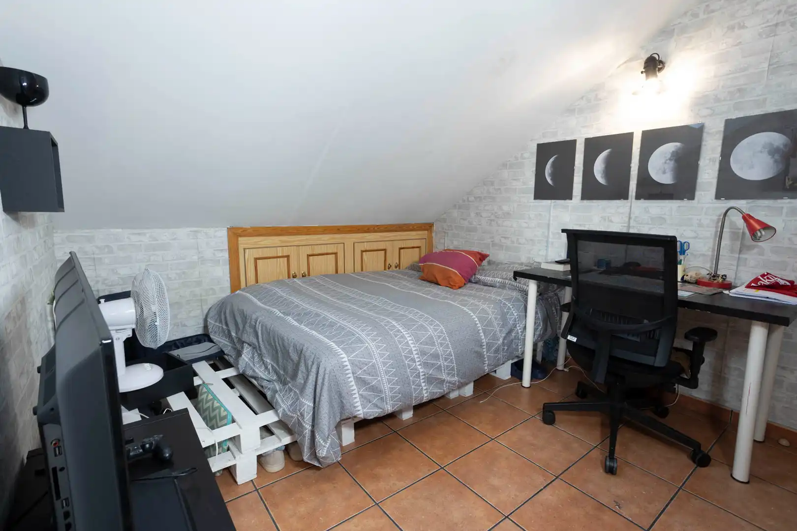Bedroom of Flat for sale in Brunete  with Air Conditioner, Heating and Private garden