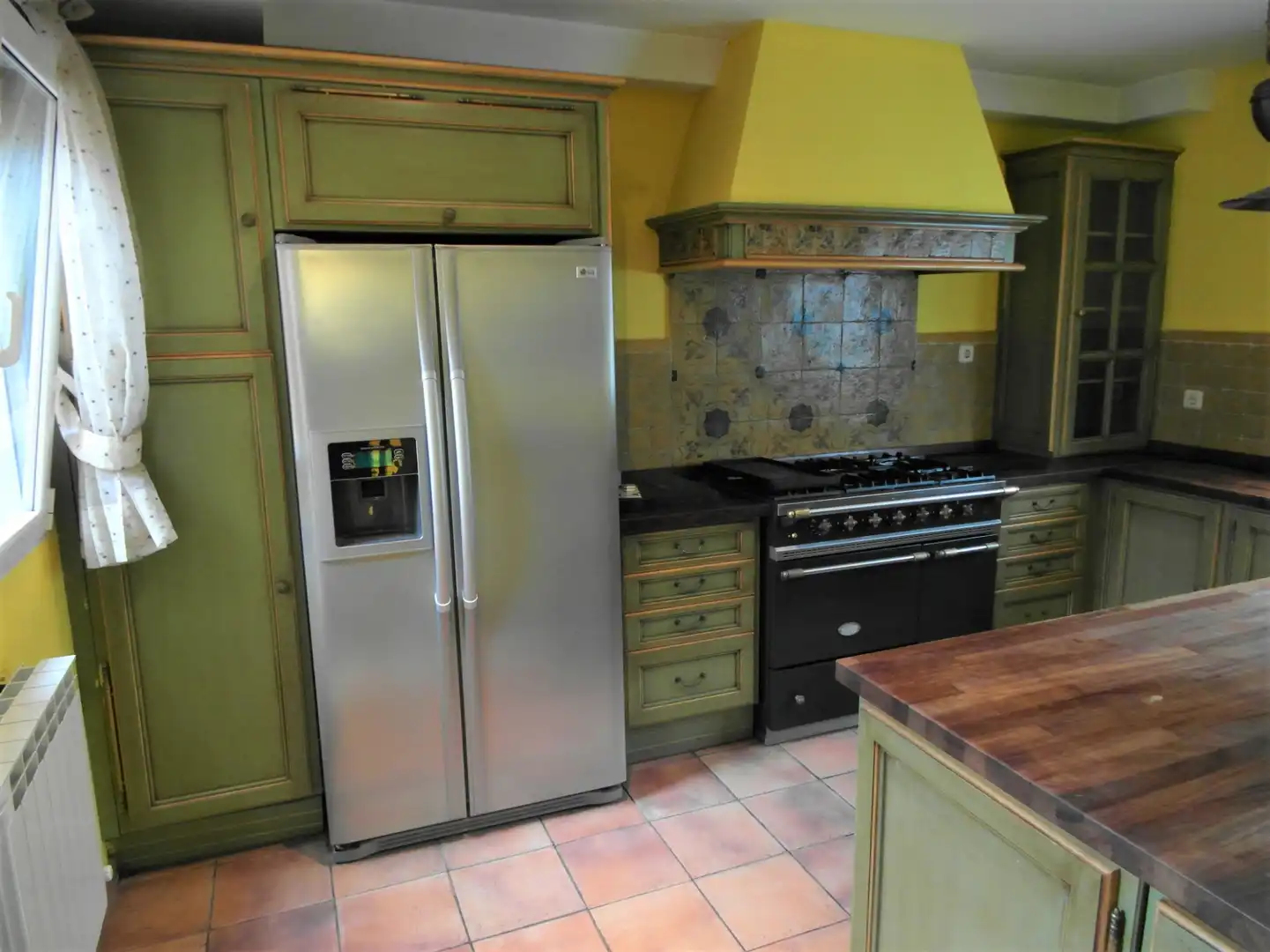 Cocina de Casa adosada en venta en Madrid con Aire acondicionado, Calefacción y Jardín privado