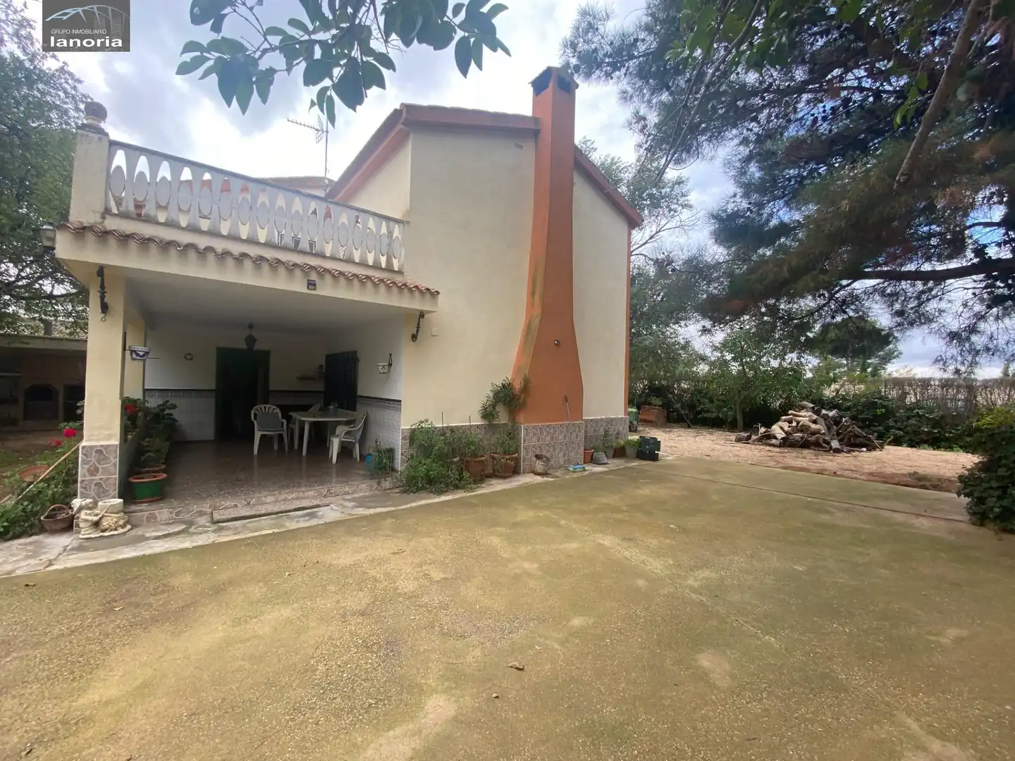 Vista exterior de Casa o xalet en venda en Albacete amb Jardí privat, Terrassa i Piscina