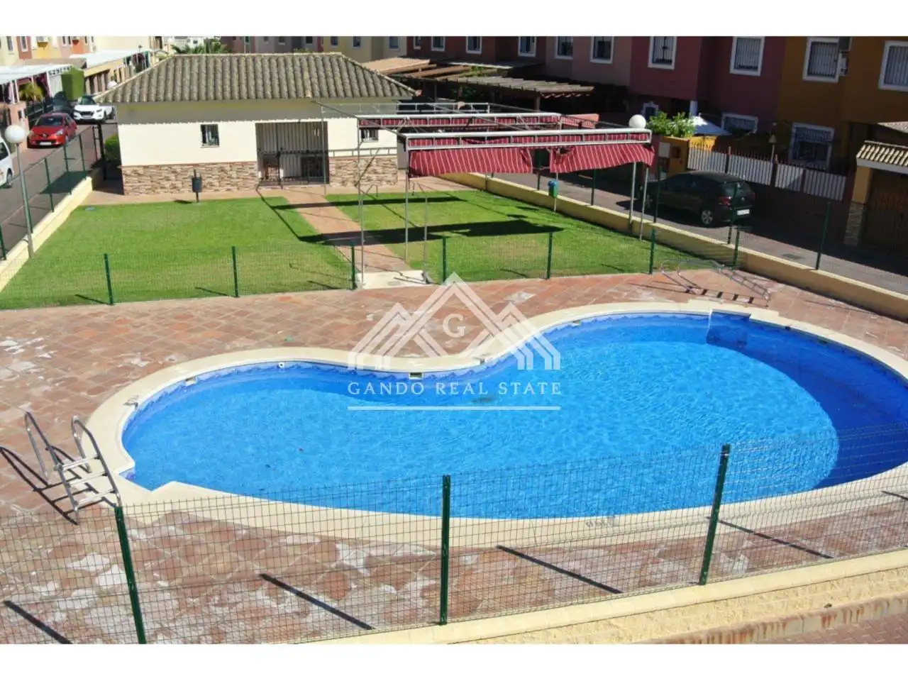 Jardín de Casa o chalet de alquiler en Dos Hermanas con Aire acondicionado, Terraza y Piscina comunitaria