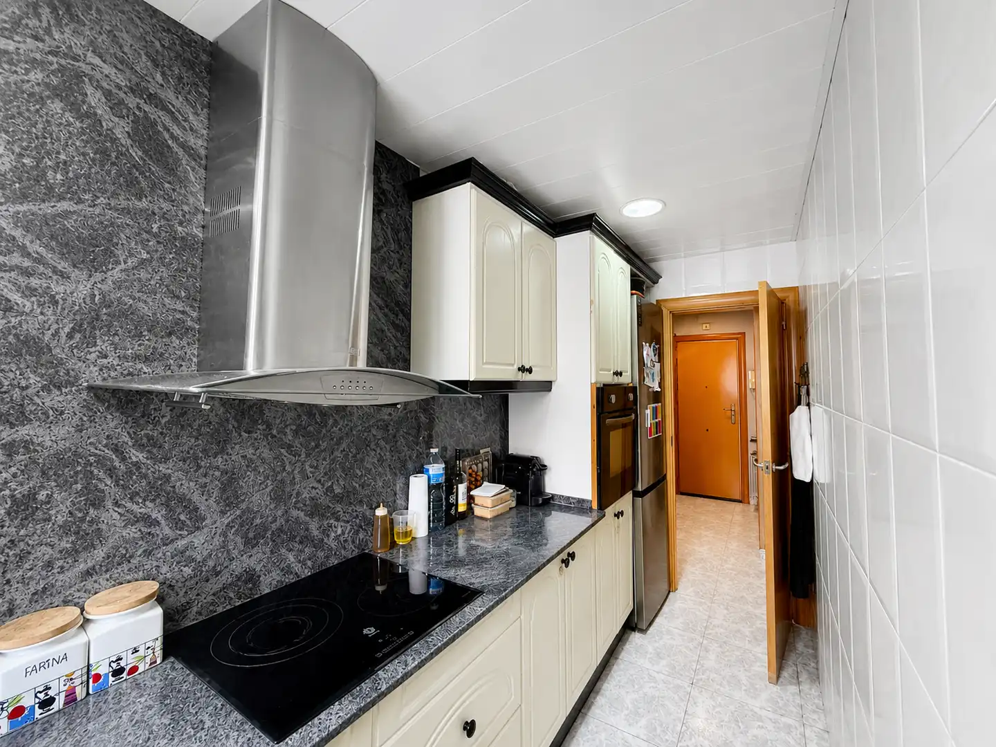 Küche von Wohnung zum Verkauf in Cornellà de Llobregat mit Balkon