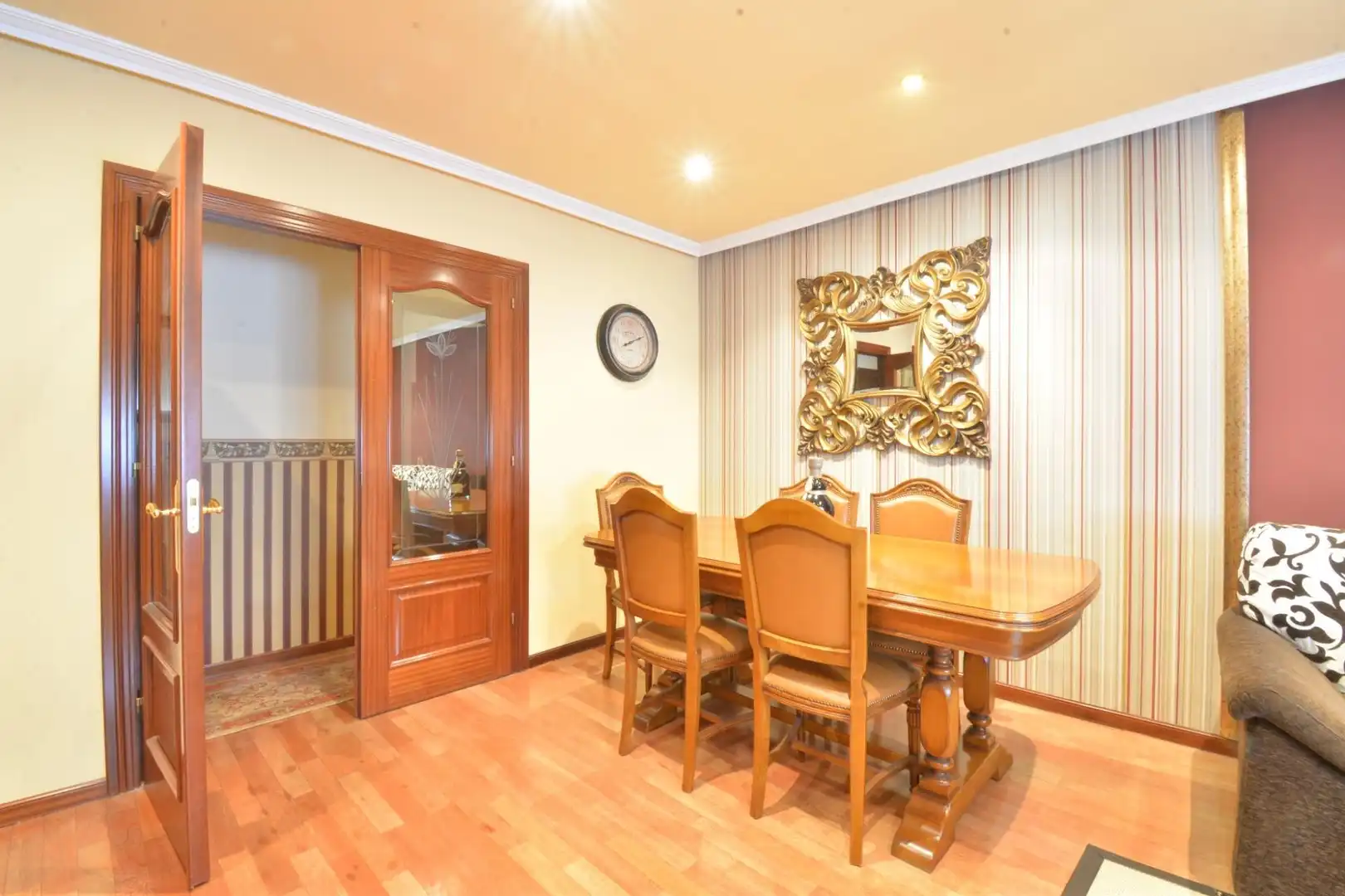 Comedor de Casa o chalet en venta en Oviedo  con Calefacción