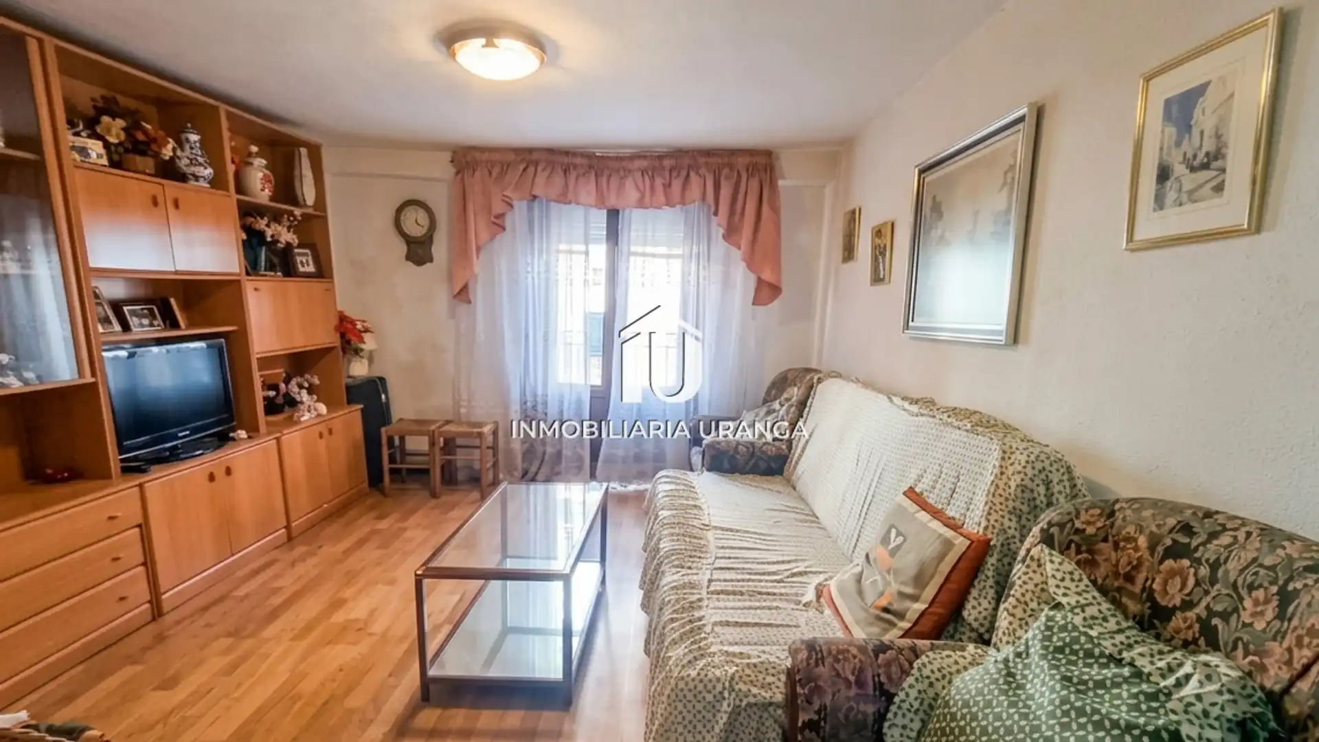 Sala de estar de Piso en venta en Laredo con Terraza y Amueblado