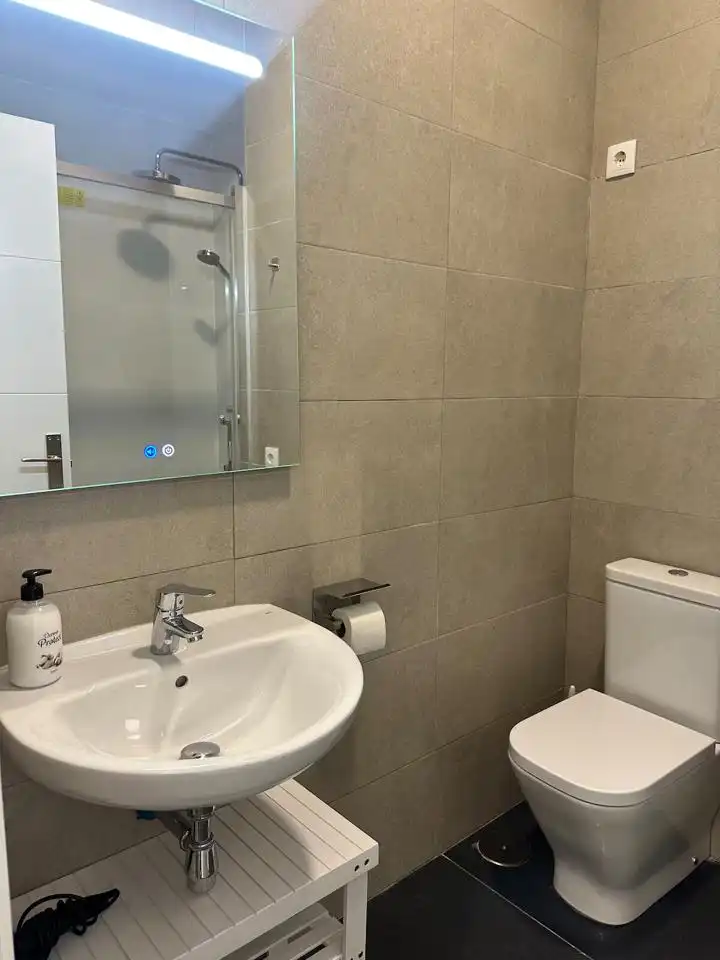 Badezimmer von Wohnung zur Miete in Chamberí