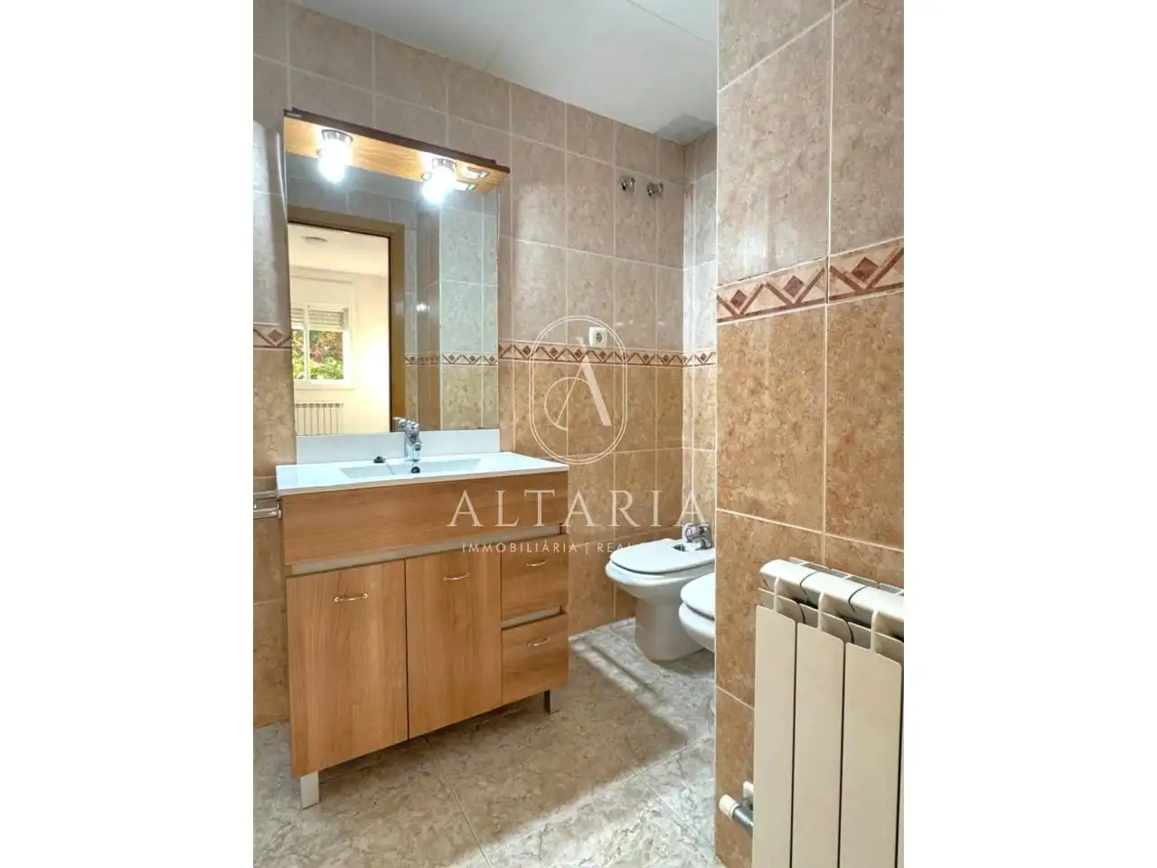 Baño de Piso en venta en Malgrat de Mar con Calefacción, Terraza y Alarma