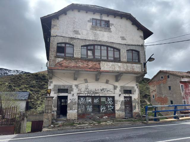 Finca rústica en Venta en Villamanín