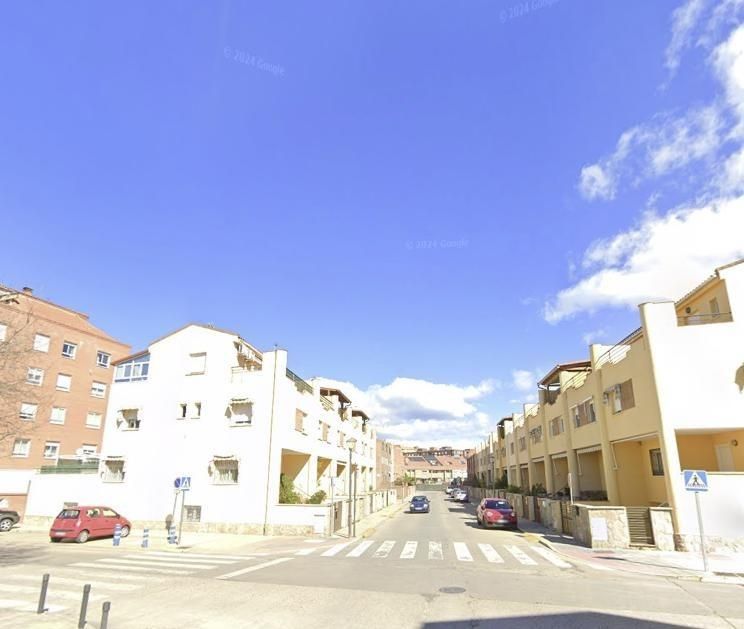 Vista exterior de Casa o xalet en venda en Talavera de la Reina amb Jardí privat
