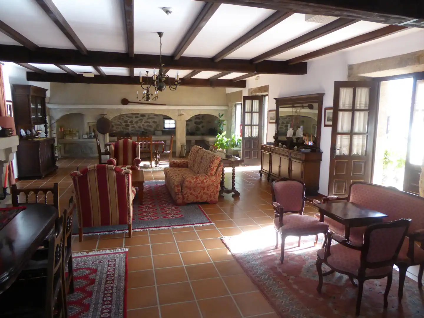 Country house zum Verkauf in Tui mit Klimaanlage, Heizung und Privatgarten