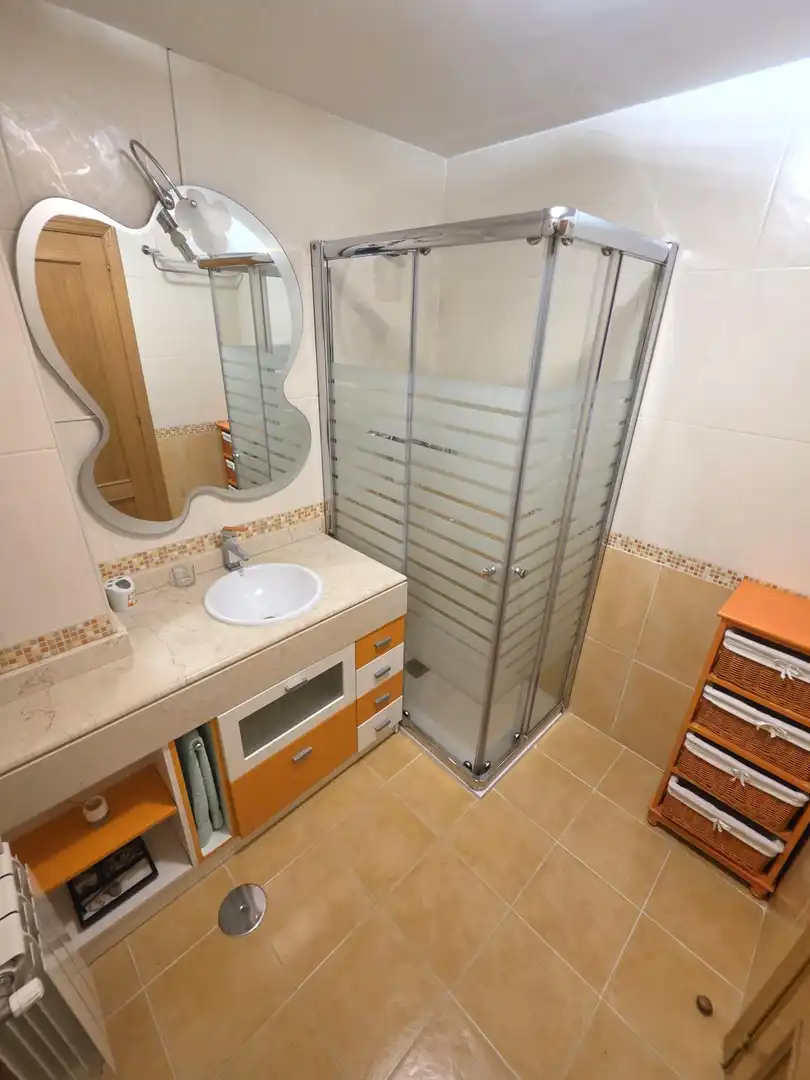 Baño de Piso de alquiler en Valdemoro con Aire acondicionado y Calefacción