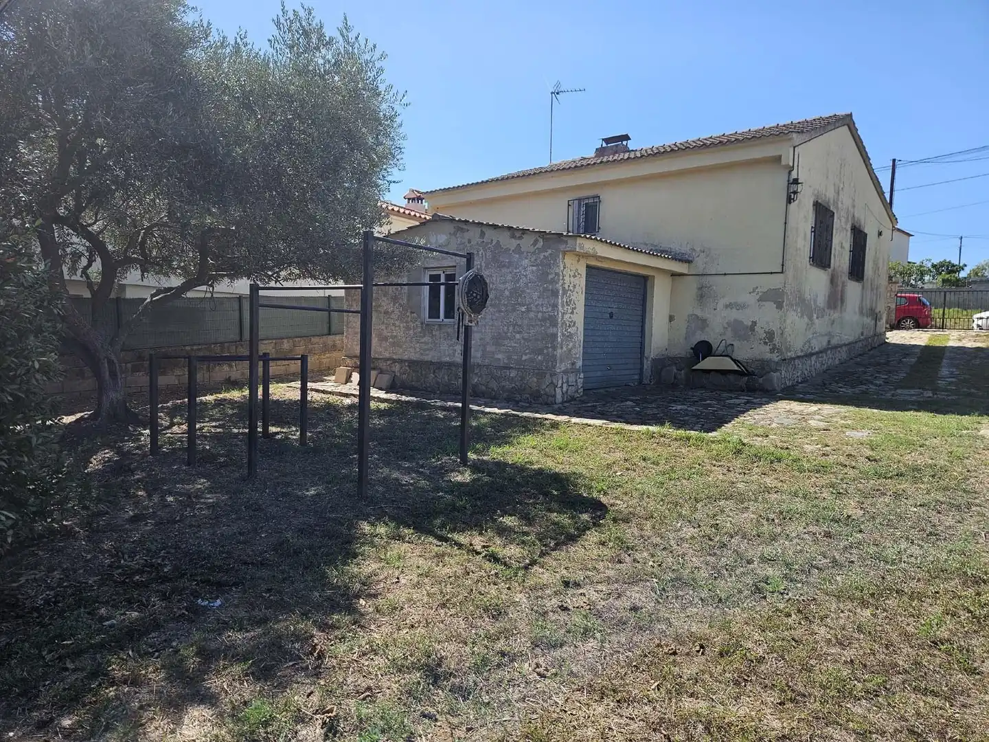 Detached house with garden for sale in Carrer Carrer Rem