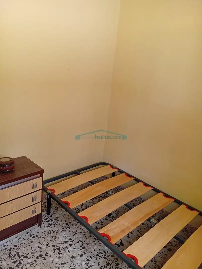 Habitación de Apartamento en venta en Tavernes de la Valldigna con Terraza y Balcón