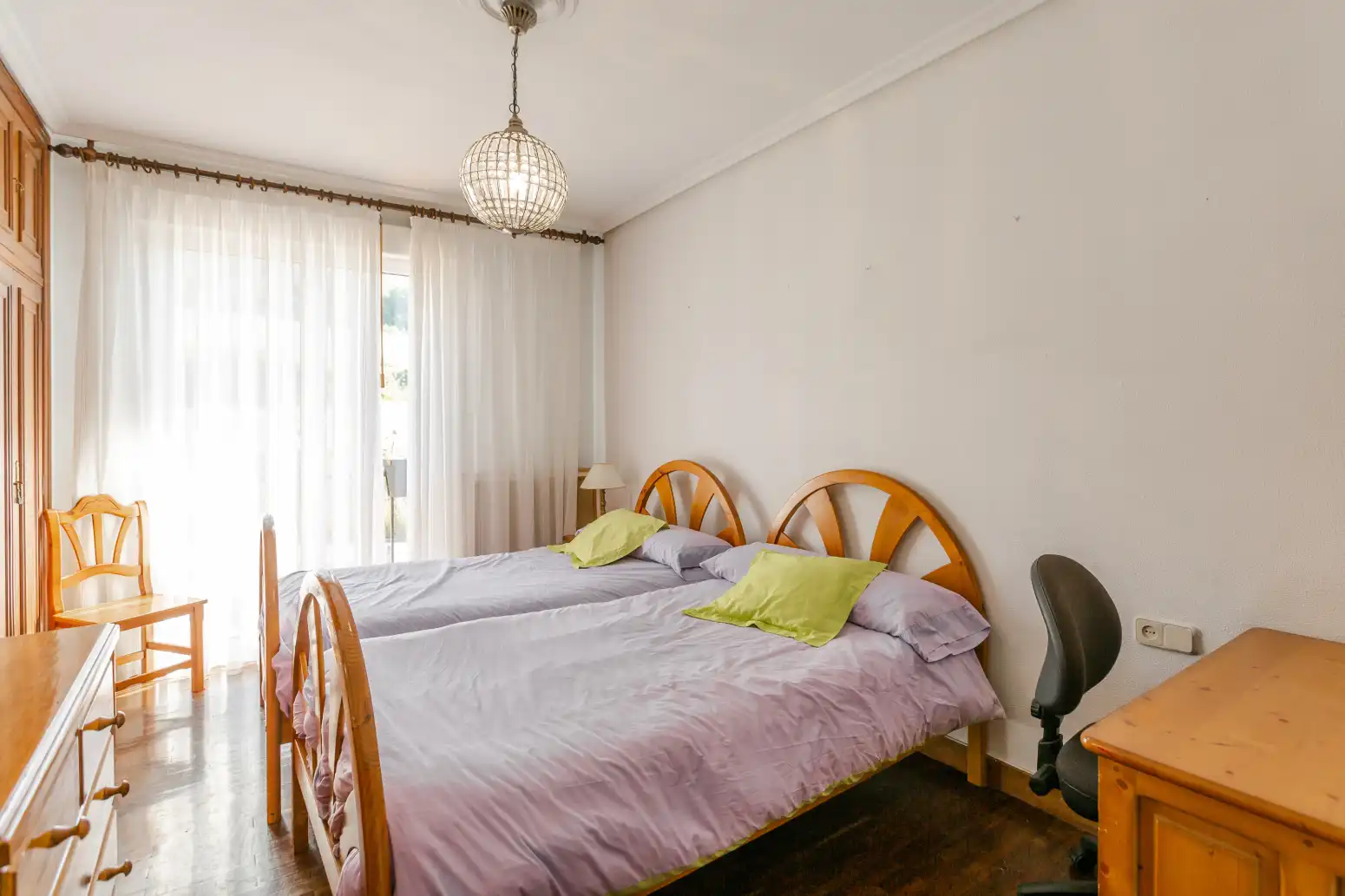 Dormitori de Casa adosada en venda en Ezcabarte amb Calefacció, Jardí privat i Parquet