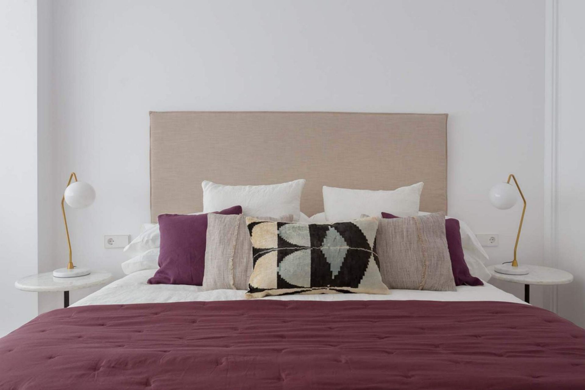 Dormitori de Pis de lloguer en Roses amb Aire condicionat, Moblat i TV