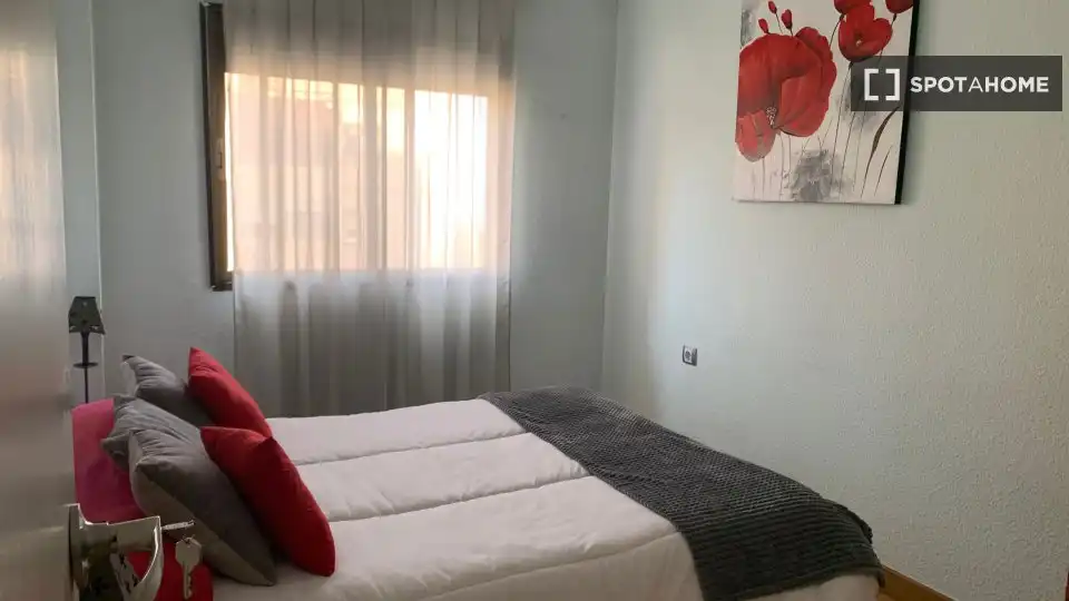 Habitación de Piso de alquiler en Alicante / Alacant con Aire acondicionado, Calefacción y Amueblado