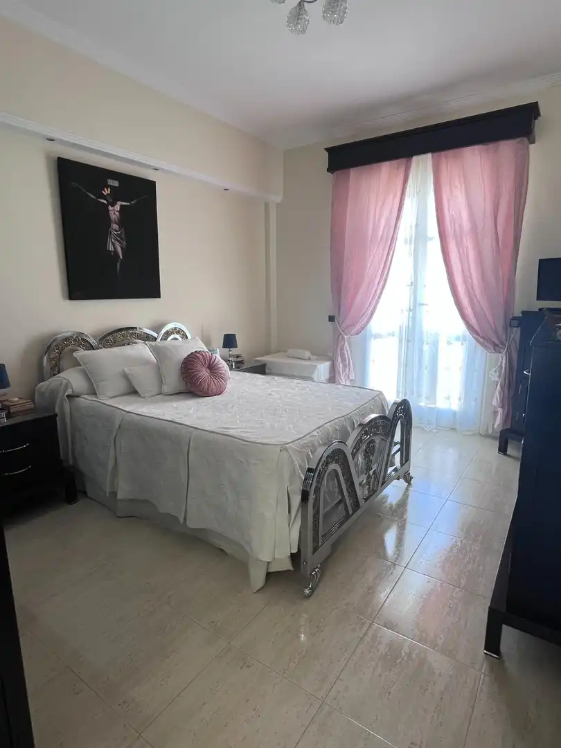 Dormitori de Casa o xalet en venda en Mairena del Alcor