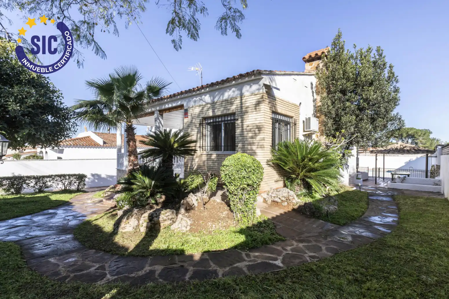Vista exterior de Casa o chalet en venta en L'Eliana con Aire acondicionado, Calefacción y Jardín privado