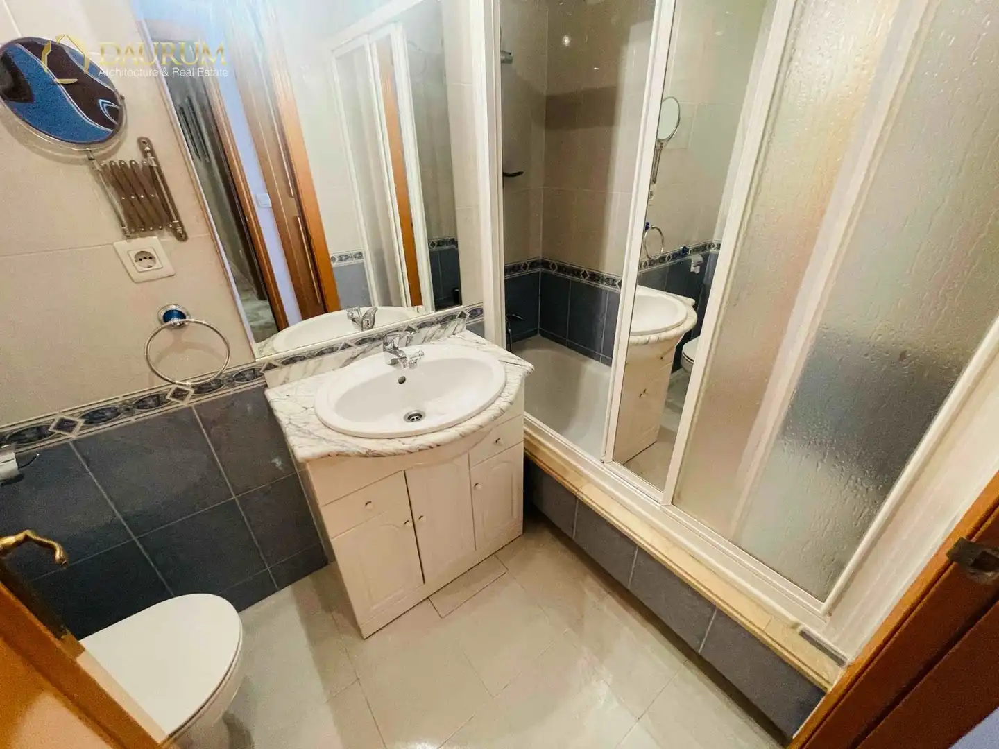 Bathroom of Flat for sale in Málaga  with Heating, Terrace and Storage room