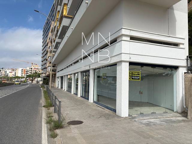 Local comercial en Venta en Josep Anselm Clave en Centre